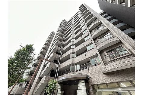 川崎区 アルバイト - 都市の喧騒と静寂の狭間で